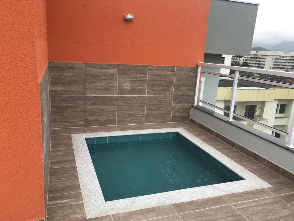Apartamento com Varanda